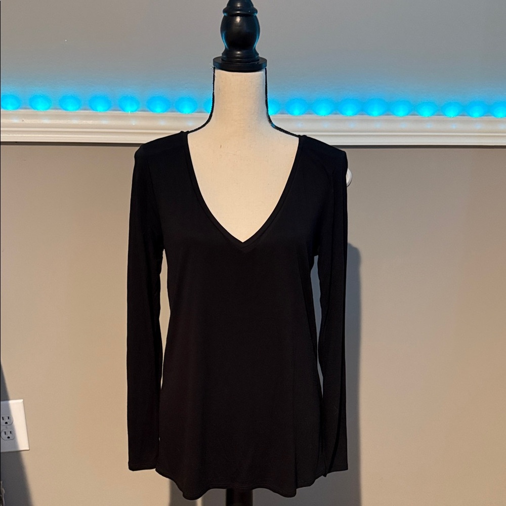 H&M Black Long Sleeve V-Neck Top